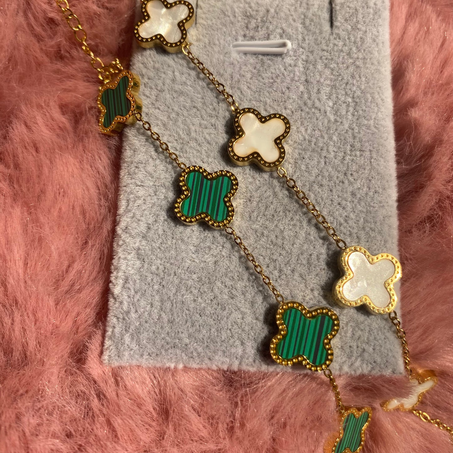 Azadi Clover Set