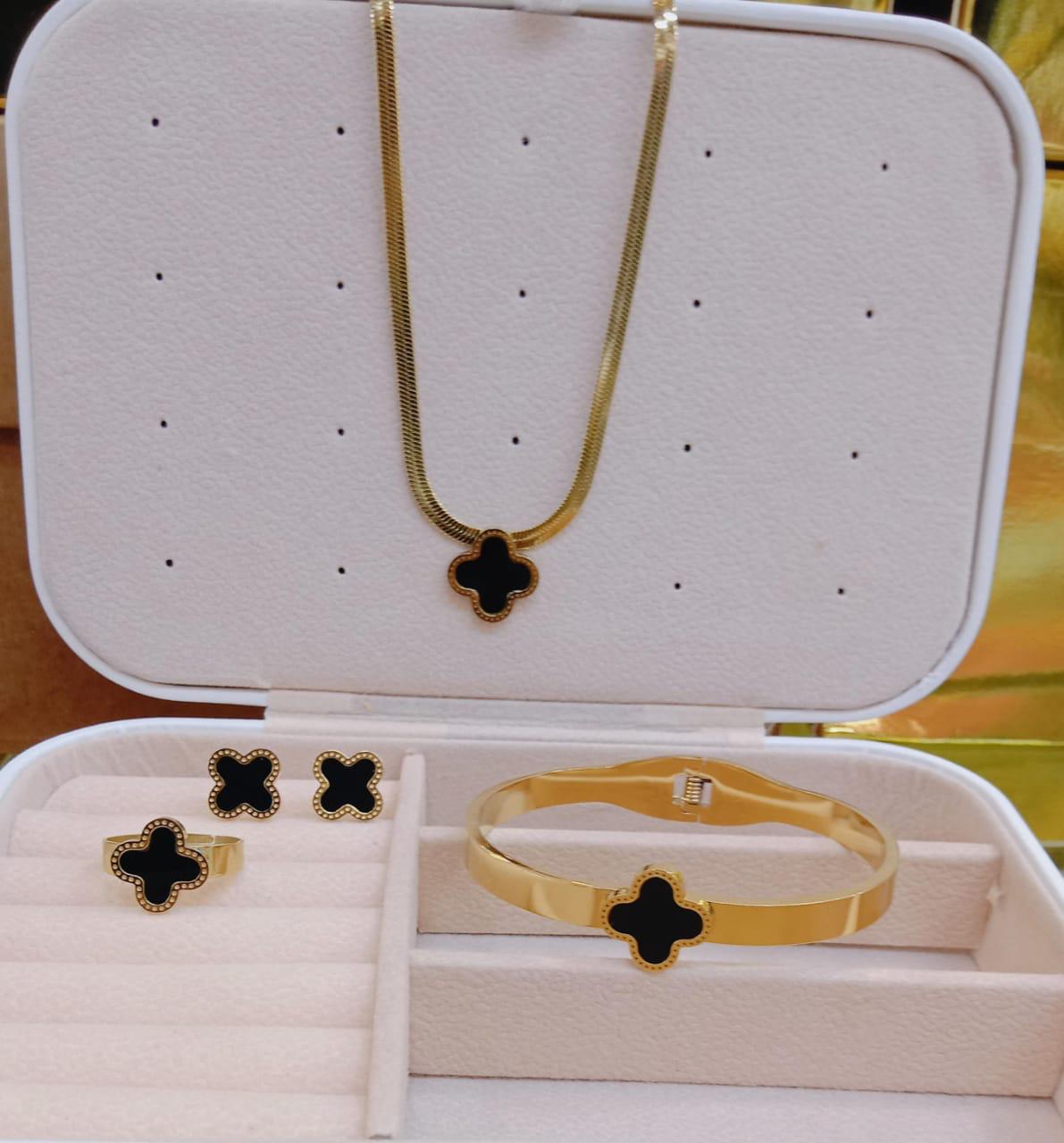 Clover Jewelry Set