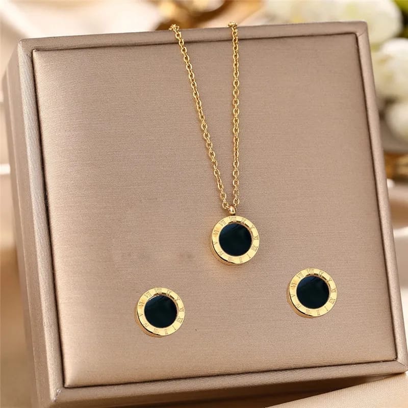 Roman Necklace with Tops