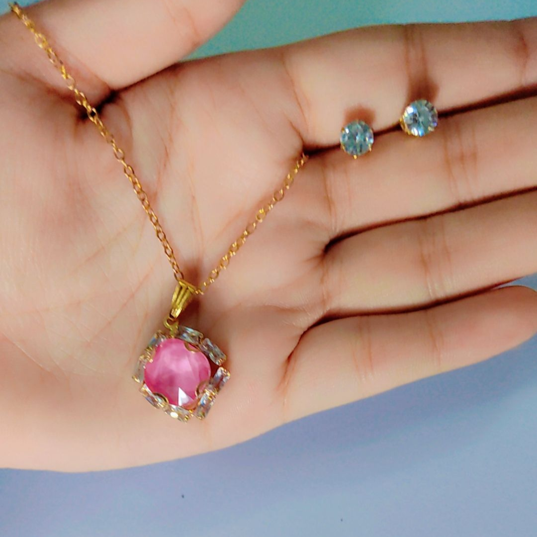 Pendant Necklace with Tops