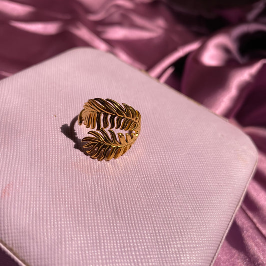 Coco Leaf Ring