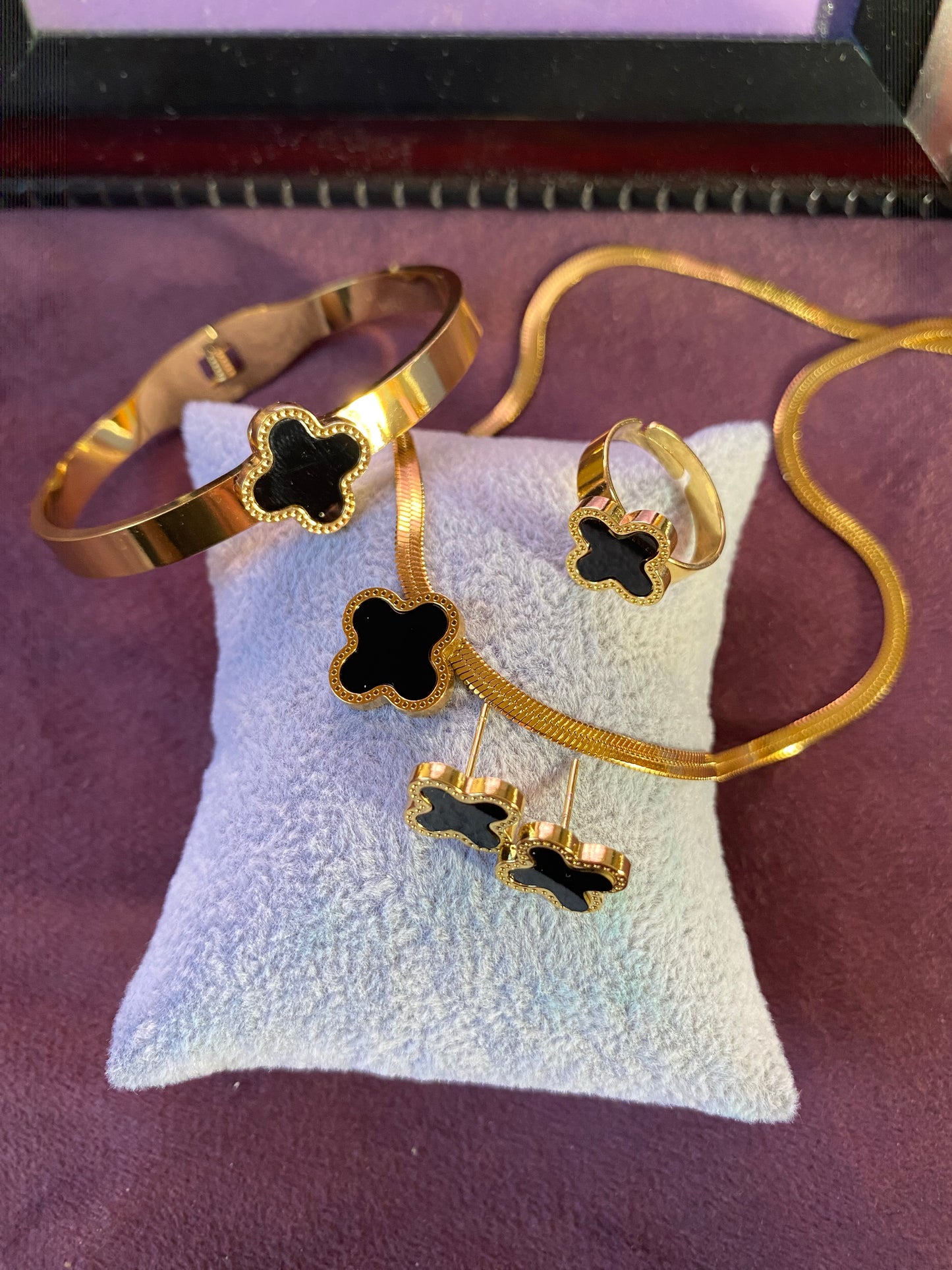 Clover Jewelry Set