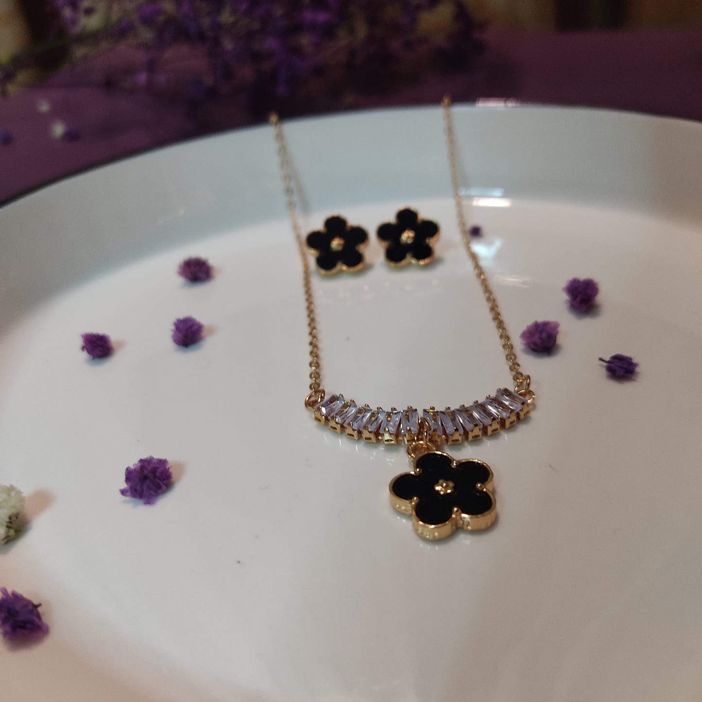 Flower Necklace with Tops