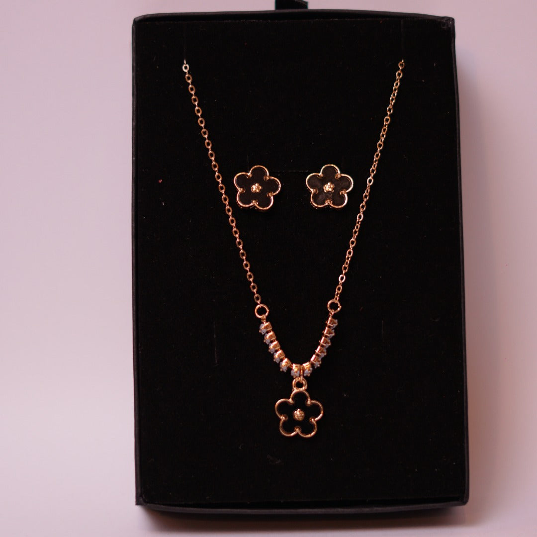 Flower Necklace with Tops