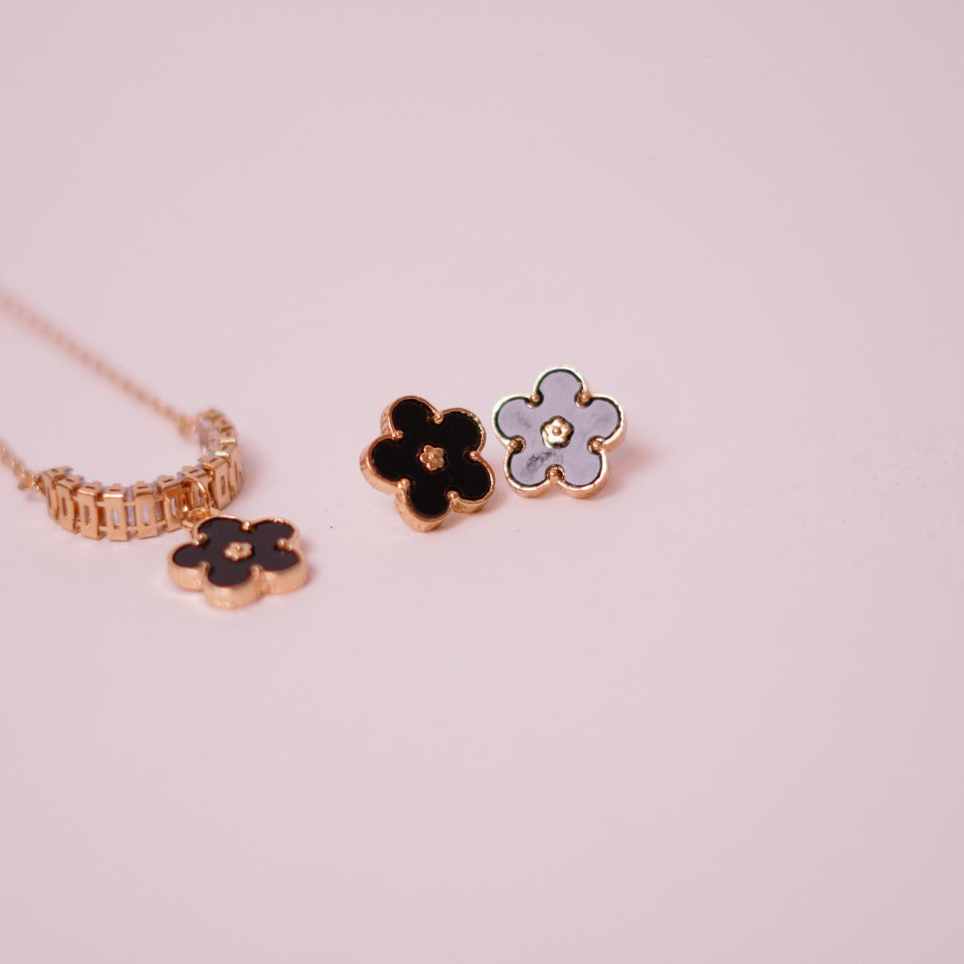 Flower Necklace with Tops