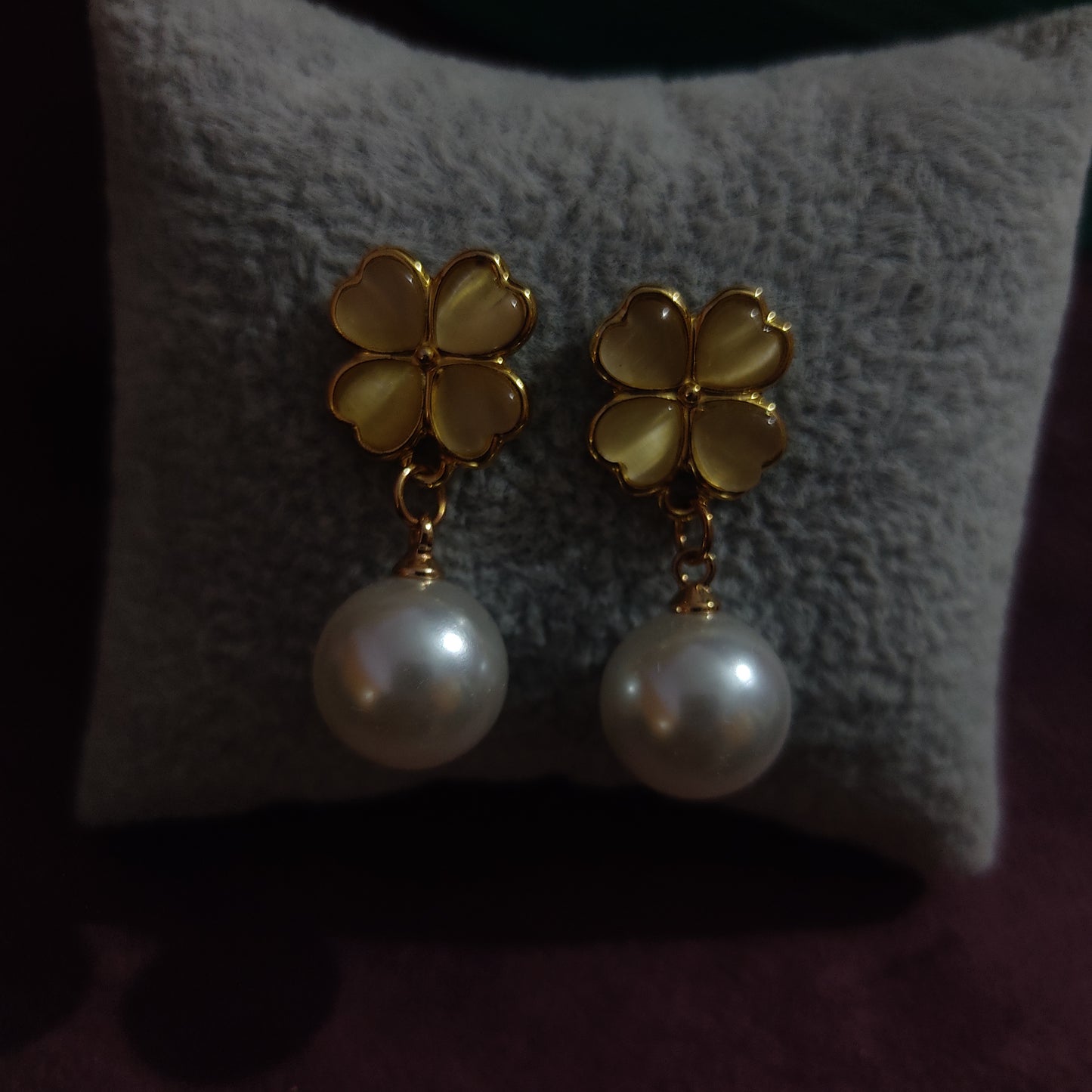 Clover Pearl Earring