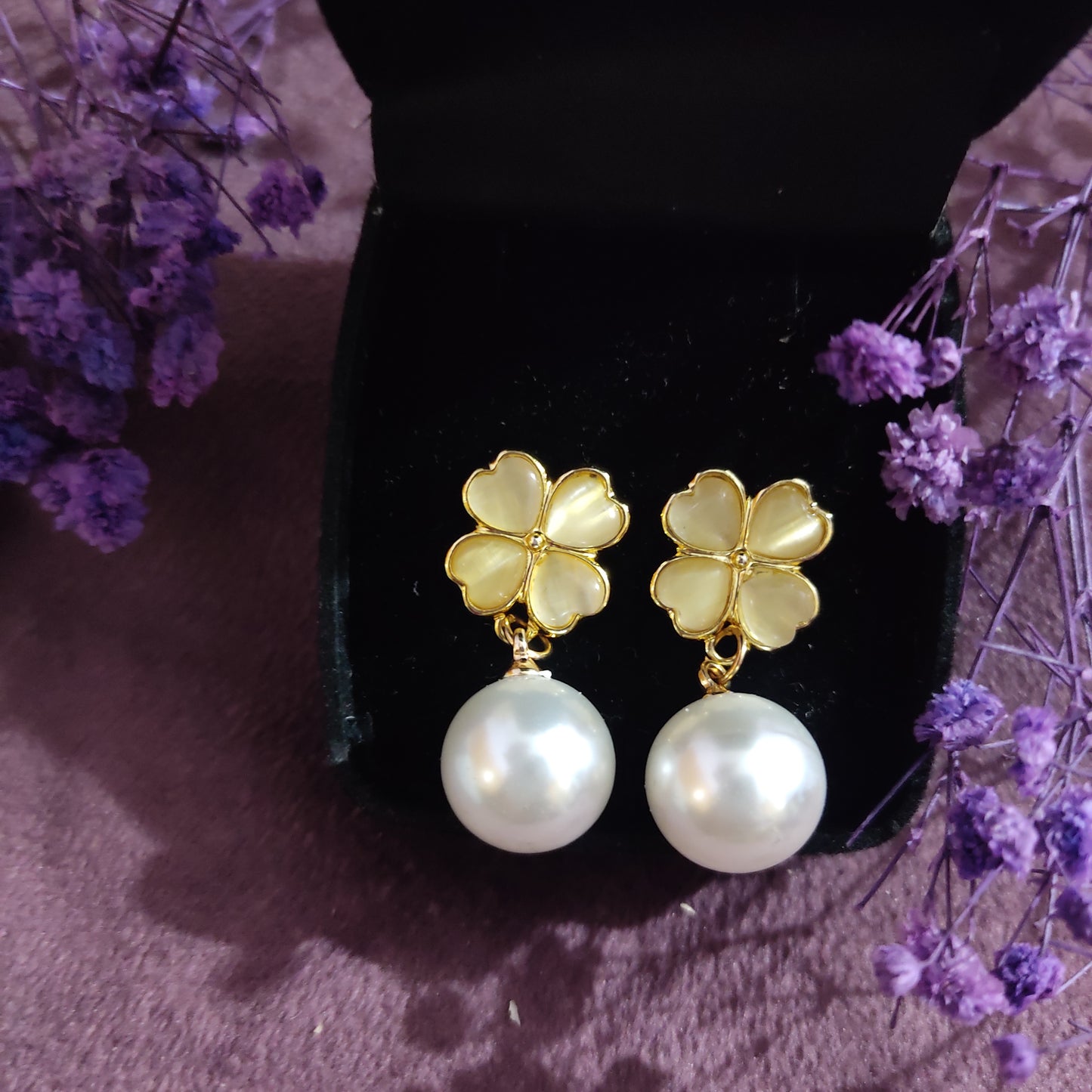 Clover Pearl Earring